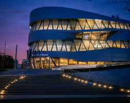 grafik_pressemitteilung_mercedes-benz-museum