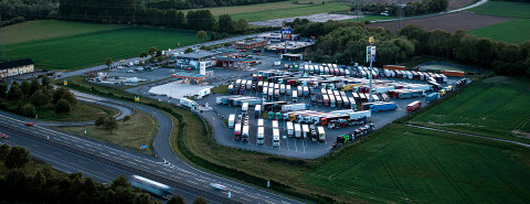 Ladepark für Güterverkehr, Sonnenuntergang